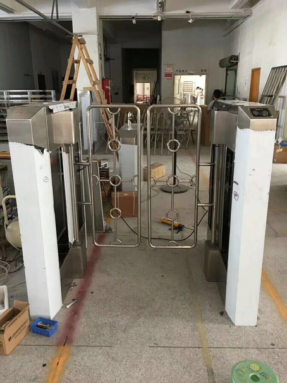 本溪防跨越摆闸